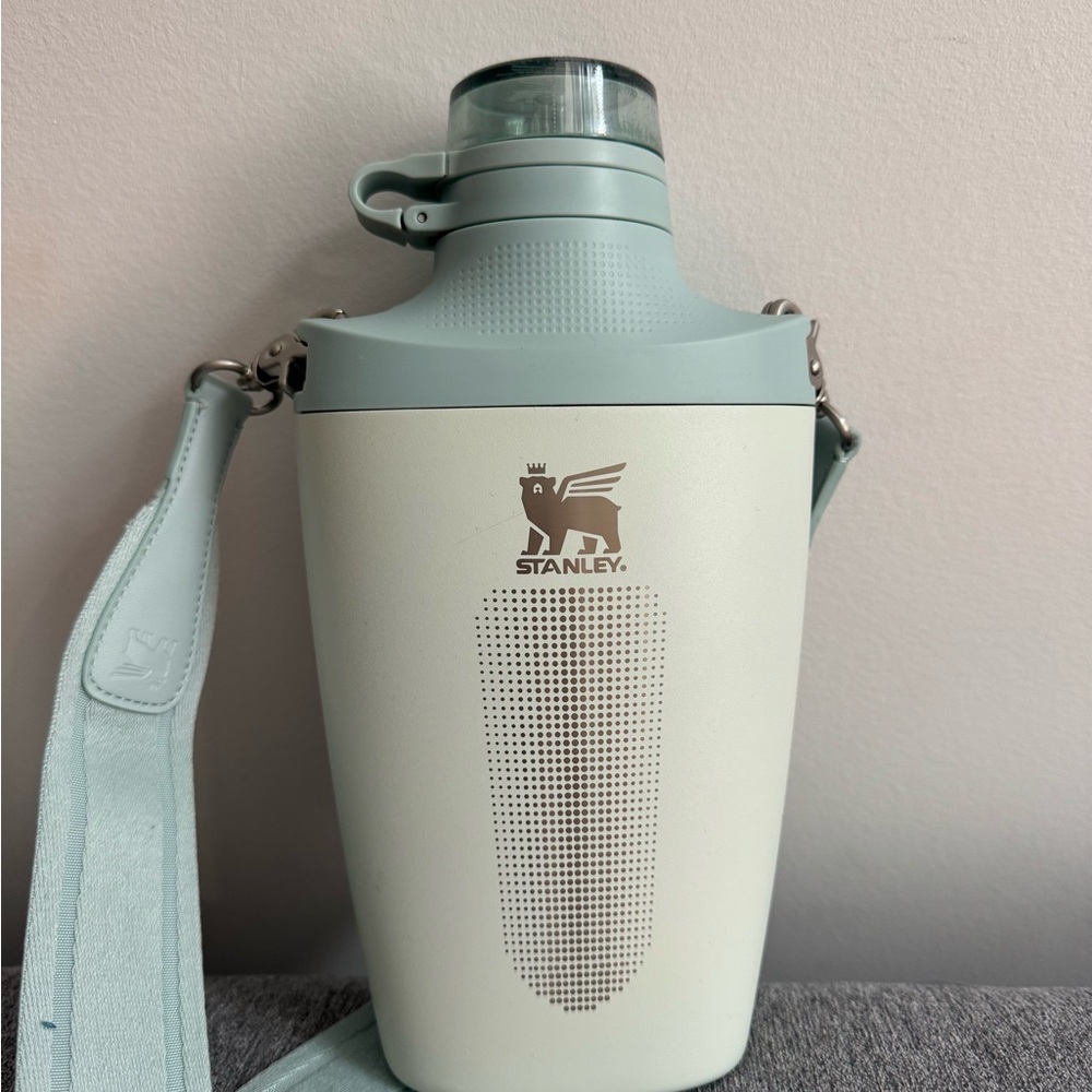 BRAND NEW Stanley Cross Bottle - Light Blue - Picture 2 of 7
